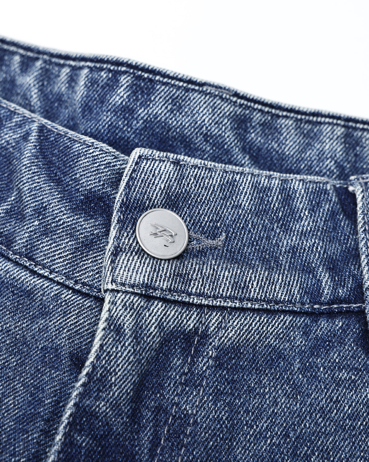 TRACE DENIM SHORTS [BLUE]