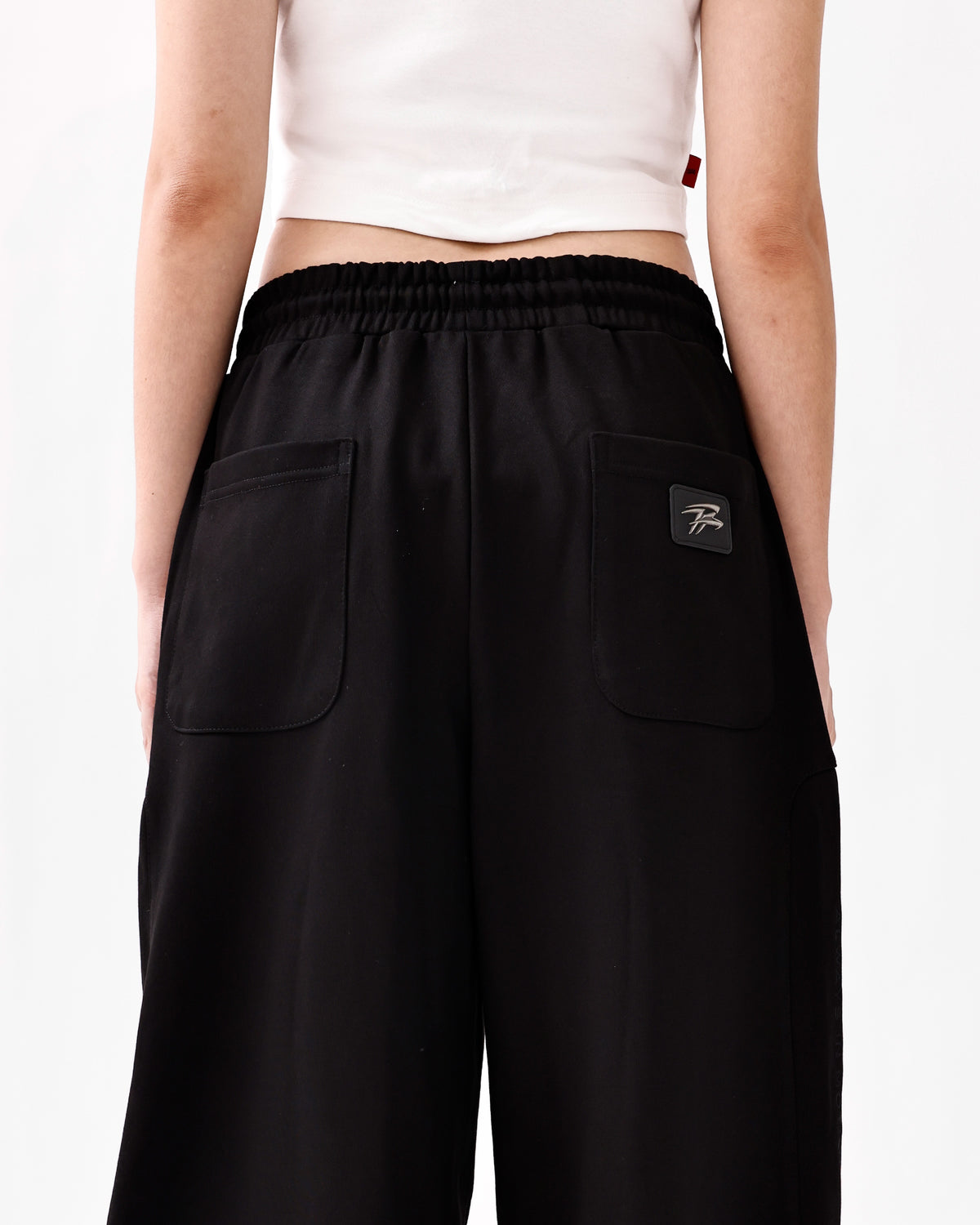 DISTRICT SWEATPANTS [BLACK]