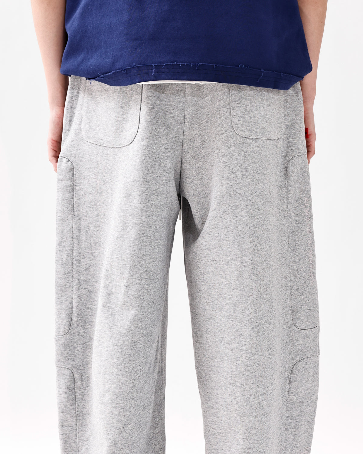 DISTRICT SWEATPANTS [GREY]